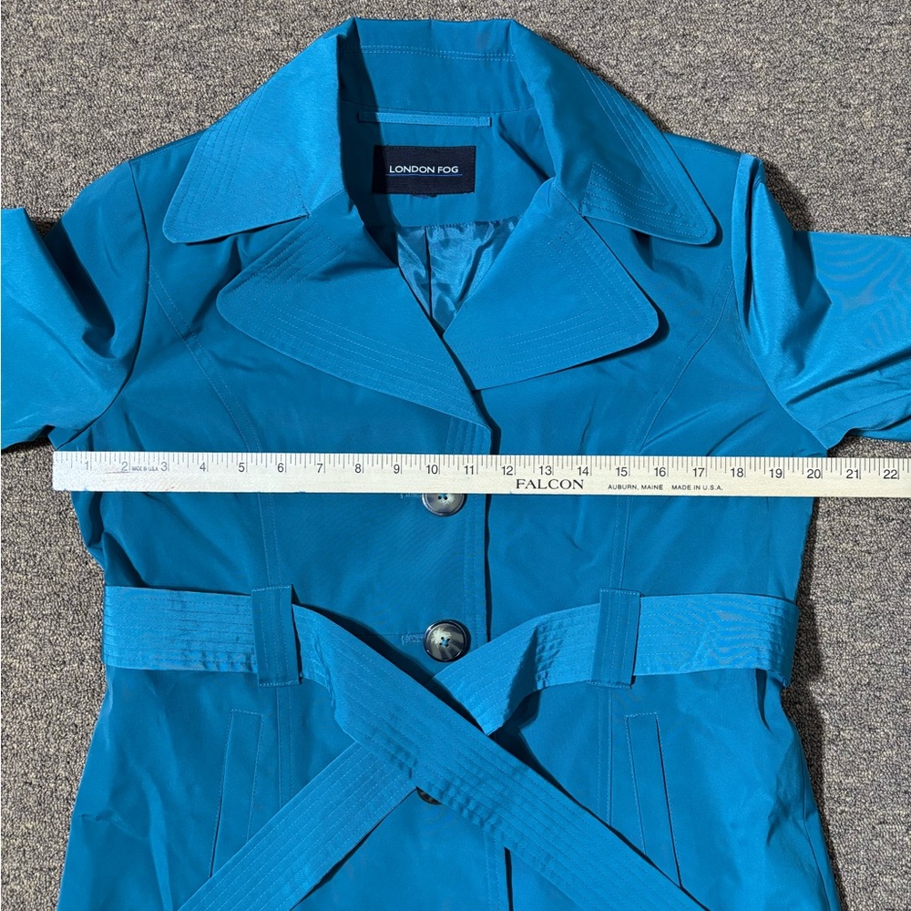 London Fog Women's Teal Trench Coat
Raincoat size M - Picture 12 of 15